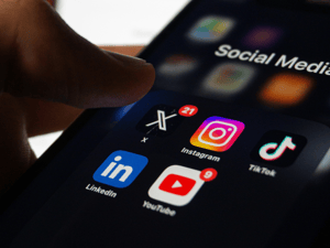 2026���SNS�ީ`���ƥ��󥰤Ϥɤ����룿����������v�����{�˽Y��