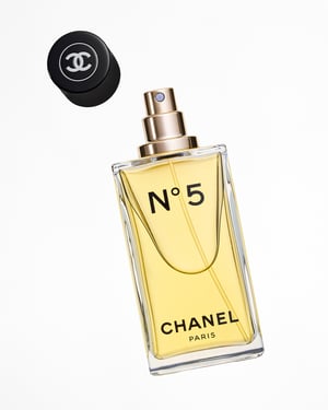 1921年発表の「N°5」を再解釈　「シャネル N°5 オードゥ トワレット」が登場