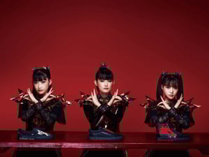 ヴァンズとBABYMETALが初コラボ　赤と黒を基調にしたスケートハイなど発売