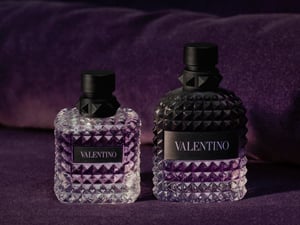 ヴァレンティノ ビューティが「憂い」を表現した紫の新作フレグランス発売