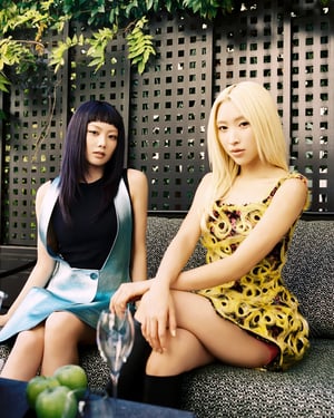 READY, BUT NOT YET──XGのHINATA&MAYAとルイ・ヴィトン、パリの午後