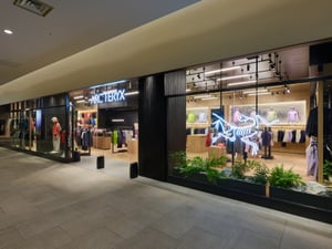 アークテリクスが横浜店を増床リニューアル　26年は名古屋店、神田店も増床予定
