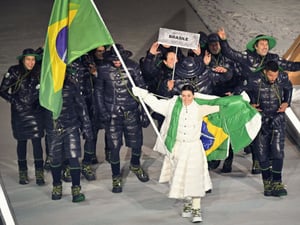 モンクレールがブラジル代表ユニフォームを制作　メゾンを象徴するジャケットを再解釈