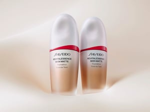 SHISEIDO���ե��������Һ�����饹��`�������׵ǈ���ëѨ��Ŀ�����ʤ�����