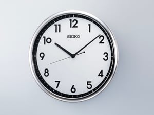 セイコーがクオーツ掛時計を発売、新開発のクオーツムーブメントで年差±30秒を実現