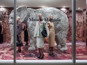 メゾン マルジェラが銀座と六本木でポップアップ開催、26年秋冬ショーの世界観を再現