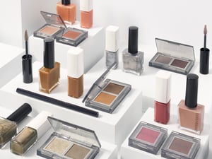 【2026年春コスメ】アディクション：曖昧なカラーリングで叶える“媚びないやわらかフェイス”