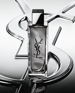 YSLからウッディムスクの新香水　ラストノートをトップから感じる逆転設計