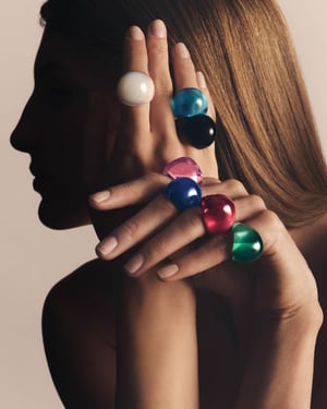 ラリックがアイコンジュエリー「カボション」のカテゴリーを拡充　イヤリングとペンダントの新作発売