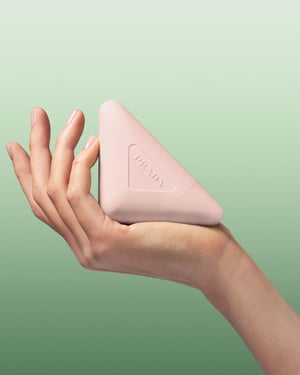「プラダ パラドックス」の香りのハンドクリームが発売