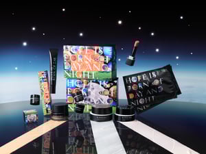 【2025年クリスマスコフレ】カネボウ：無限の宇宙に希望を重ねた壮大なパッケージでラインナップ