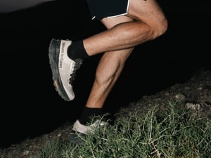 新鋭フットウェアブランド「マウント トゥ コースト」が日本初上陸　超長距離ランニングの課題を解決