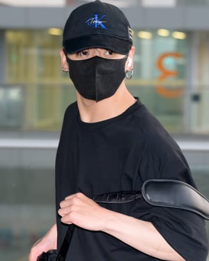 カルバン・クラインがBTS・ジョングク着用キャップを数量限定で再販　「CK Tokyo」ロゴをデザイン