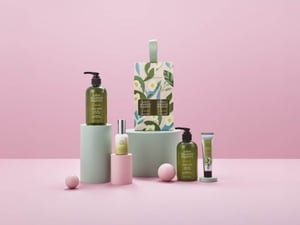 「ジョンマスターオーガニック」からグリーンティの香りのボディウォッシュ＆ミルク