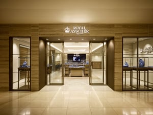 ロイヤル・アッシャーが関西初となるブティックを大阪・梅田に出店