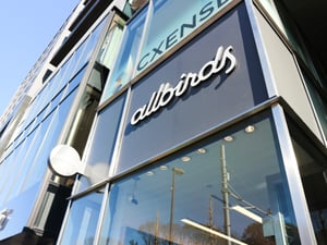 赤字続きの「オールバーズ」、米国内のフルプライス店舗を全店閉店