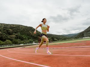 「オン」が陸上長距離の水本佳菜選手とアスリート契約　日本では三浦、篠原両選手とも契約
