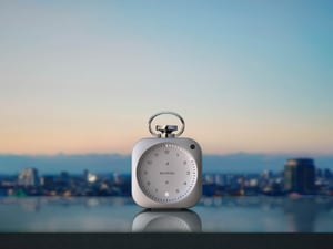 バルミューダが時計「ザ・クロック（The Clock）」を発売　懐中時計から着想