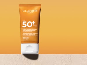 「クラランス」から新日やけ止めクリーム　広い紫外線領域をカバーするUVフィルター搭載