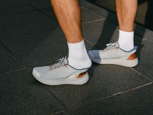 ハンズフリーシューズの「キジック」が新作ランニングシューズを発売　ポップアップで先行販売