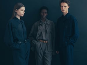 セブン バイ セブンがリーとコラボ　機能美と現代的なシルエットを融合