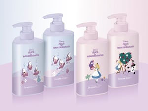 ���ȥ쥤�󤬡��դ����ι��Υ��ꥹ���ȥ���ܡ��؄e�ǥ�����Υ����ש`���ȥ�`�ȥ���