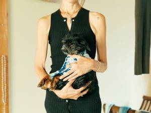 「私はファッションが嫌いだった」──自由な異端児がニットウェアと出会うまで