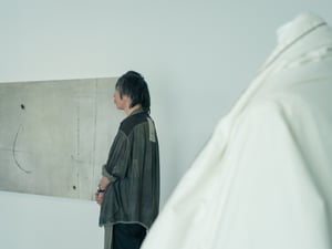 なぜマルタン・マルジェラのアート展は群馬へ巡回するのか? 仕掛け人が語る街の可能性
