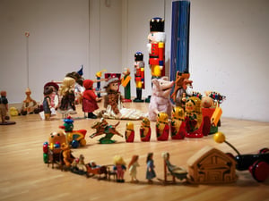 デザイナー 山縣良和が「前橋国際芸術祭」と連動した新作インスタレーションを公開