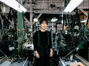 服と産地の解体新書 ─ 尾州の生きた産業遺産 葛利毛織について