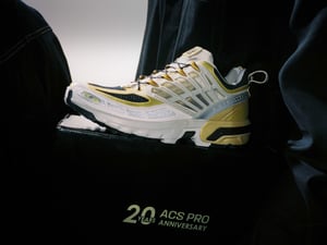 サロモンが「ACS PRO」の周年モデルを発売　20年前のサンプルカラーを採用