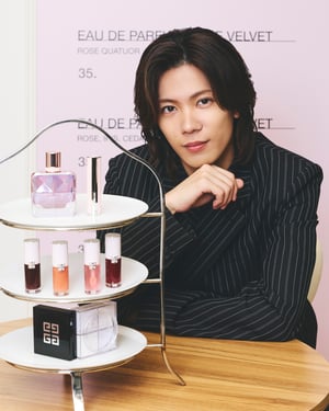 神宮寺勇太と「ジバンシイ」　あらがえないその魅力とは