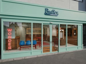 西山徹が手掛けるヒューマンメイドの新ブランド「バッファ」が神南に路面店をオープン