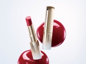 年齢や肌トーンに左右されない12色　「センサイ」から新リップが発売