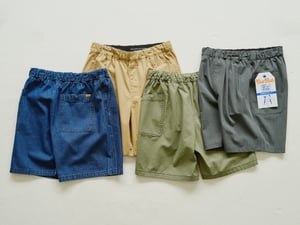 ユニバーサルオーバーオールの新ライン「CHILL PANTS」からショーツとテーパードパンツが発売