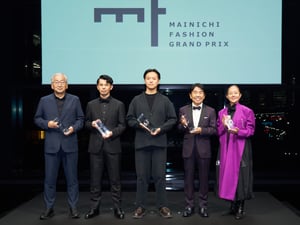 「毎日ファッション大賞」の表彰式開催　大賞のCFCL高橋悠介らが登壇