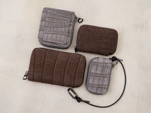 「イッチ」がポップアップを開催、クロコダイル素材の限定コレクションや「ヒョーマ」とのコラボアイテムを販売