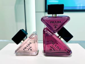 「プラダ ビューティ」大人の甘さを表現した新作フレグランスを発売