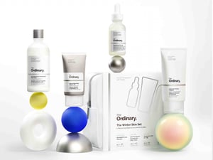 【2025年クリスマスコフレ】The Ordinary：スキンケアセットや、限定パッケージのセラムが登場
