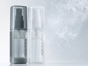 アディクションからスムース肌を作る新フィックスミストが登場　マットとグロウ2種