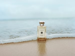 「ジョー マローン ロンドン」から海へ飛び込む瞬間の高揚感を表現した新作香水