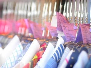 スーツ離れやテレワークが直撃　街のクリーニング店が過去最多ペースで倒産・廃業