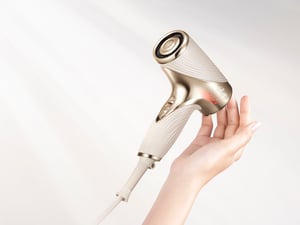 「リファ」が約330gの“手のひらサイズ”の新ドライヤー発売
