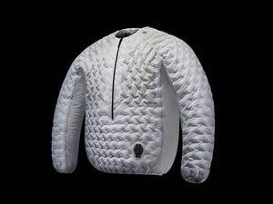 ゴールドウインが空気で保温性を可変できるテクノロジーを開発　初出展の「ウルトラトレイル®ビレッジ」で発表