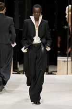 ブランド「GIVENCHY」のコレクション一覧 - FASHIONSNAP