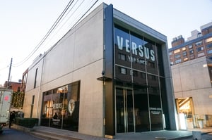 ヴェルサス ヴェルサーチ 日本初の路面店が南青山に来春オープン