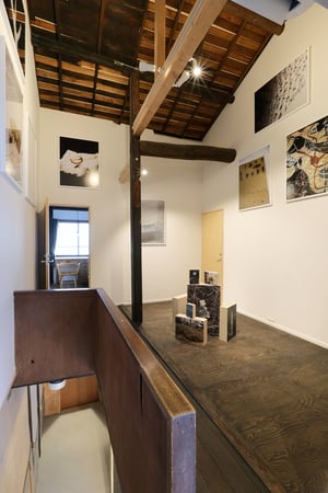 アートとホステルを融合 宿泊型アートスペース「クマグスク」京都で開業