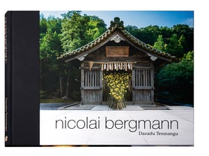 太宰府天満宮で開催されたニコライ・バーグマンの展覧会が写真集に