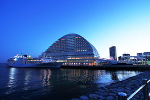 神戸メリケンパークオリエンタルホテル、ディスコパーティーを初開催