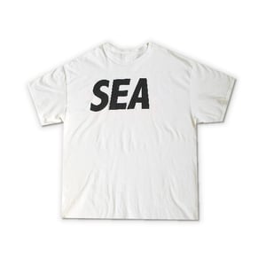 新島のビーチイベントWAXとWIND AND SEAのコラボTシャツ発売